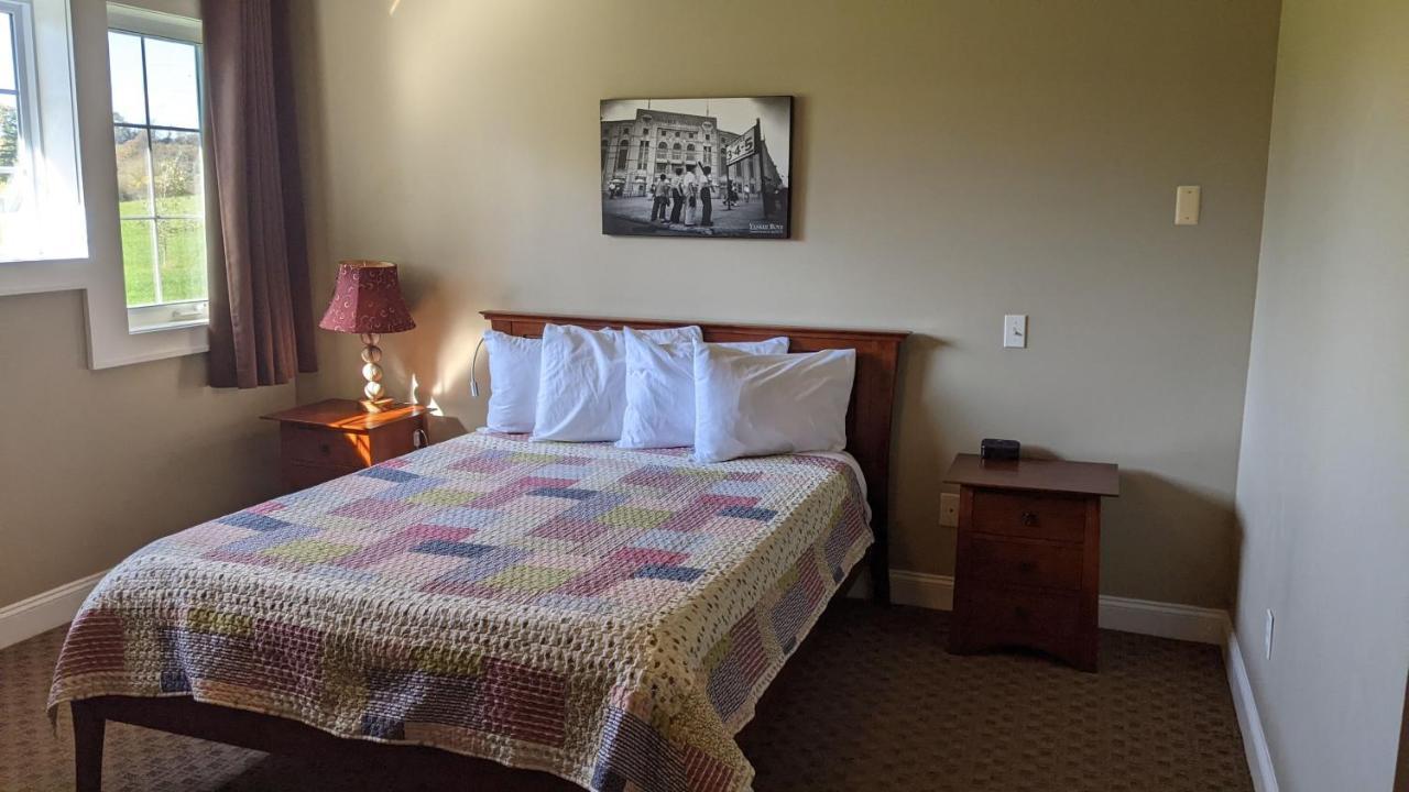 The Meadowlark Inn East Springfield Zewnętrze zdjęcie